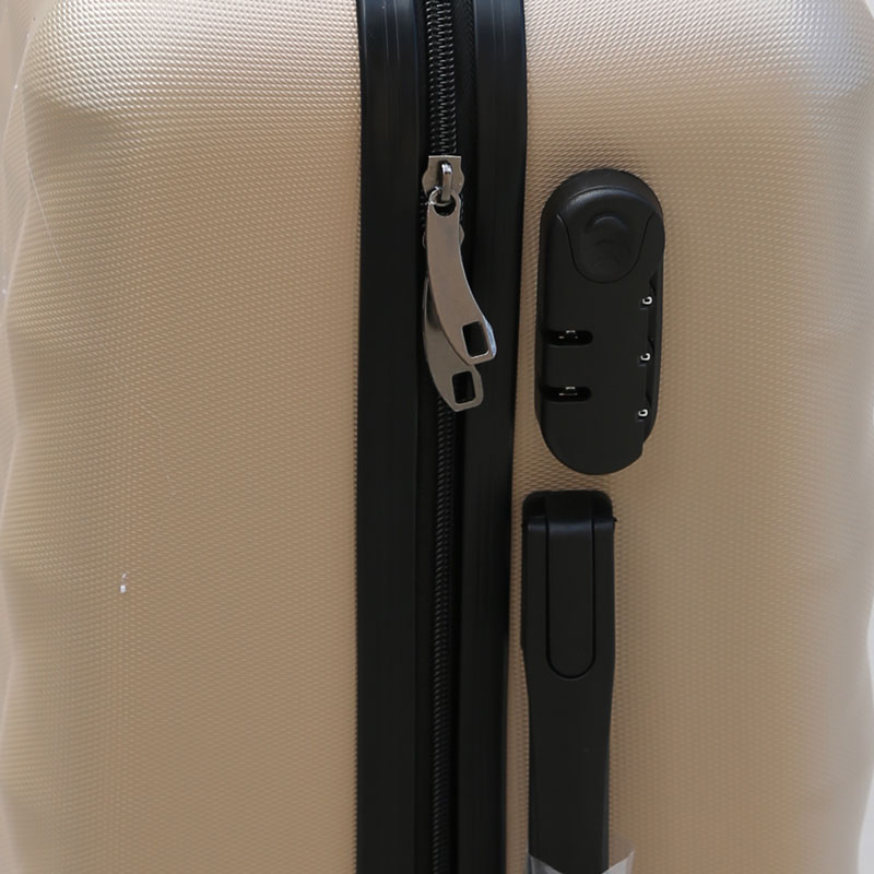 Βαλίτσα τρόλλεϋ με σκληρό εξωτερικό σκελετό και κλειδαριά ασφαλείας σε χρώμα χρυσό, 51x30x22